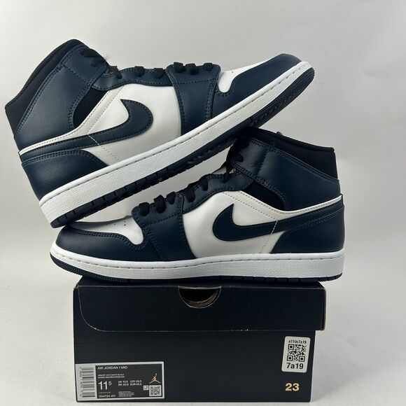 Athletic_Shoes
